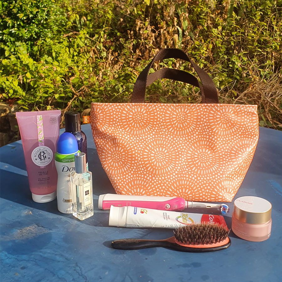 Wash-bag-coral-22 Coral wash